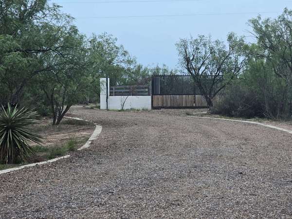 10 Acres of Land with Home for Sale in Bruni, Texas