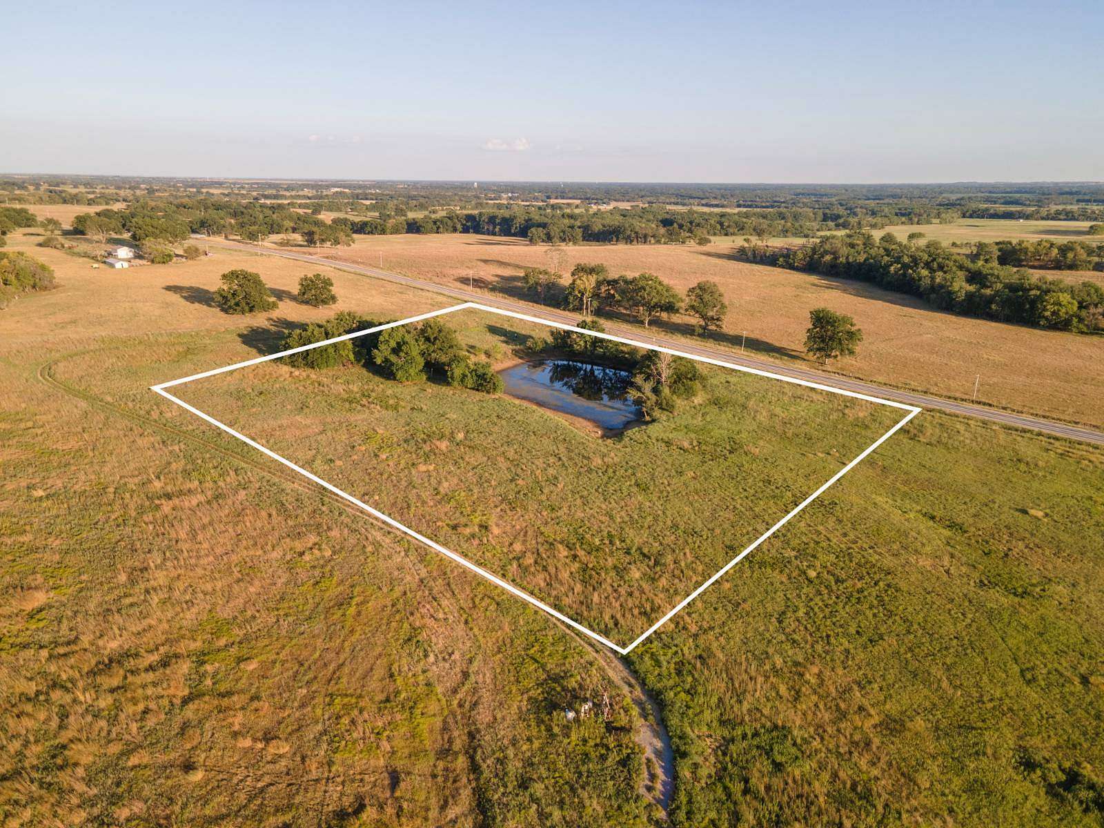 8 Acres of Land for Sale in Erie, Kansas