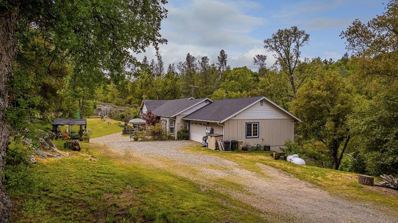 1.84 Acres of Land with Home for Sale in Oakhurst, California