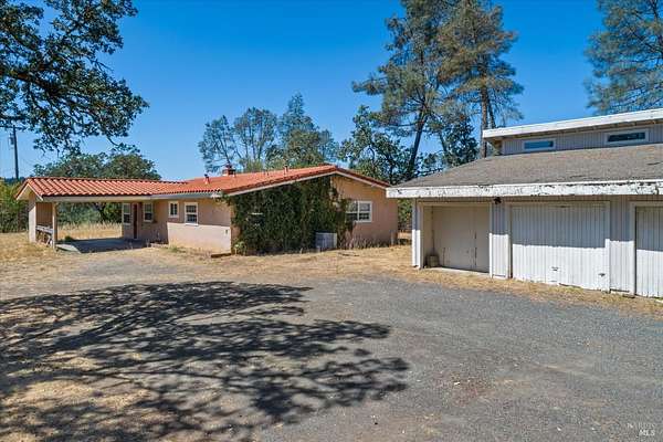 122 Acres of Land with Home for Sale in Geyserville, California