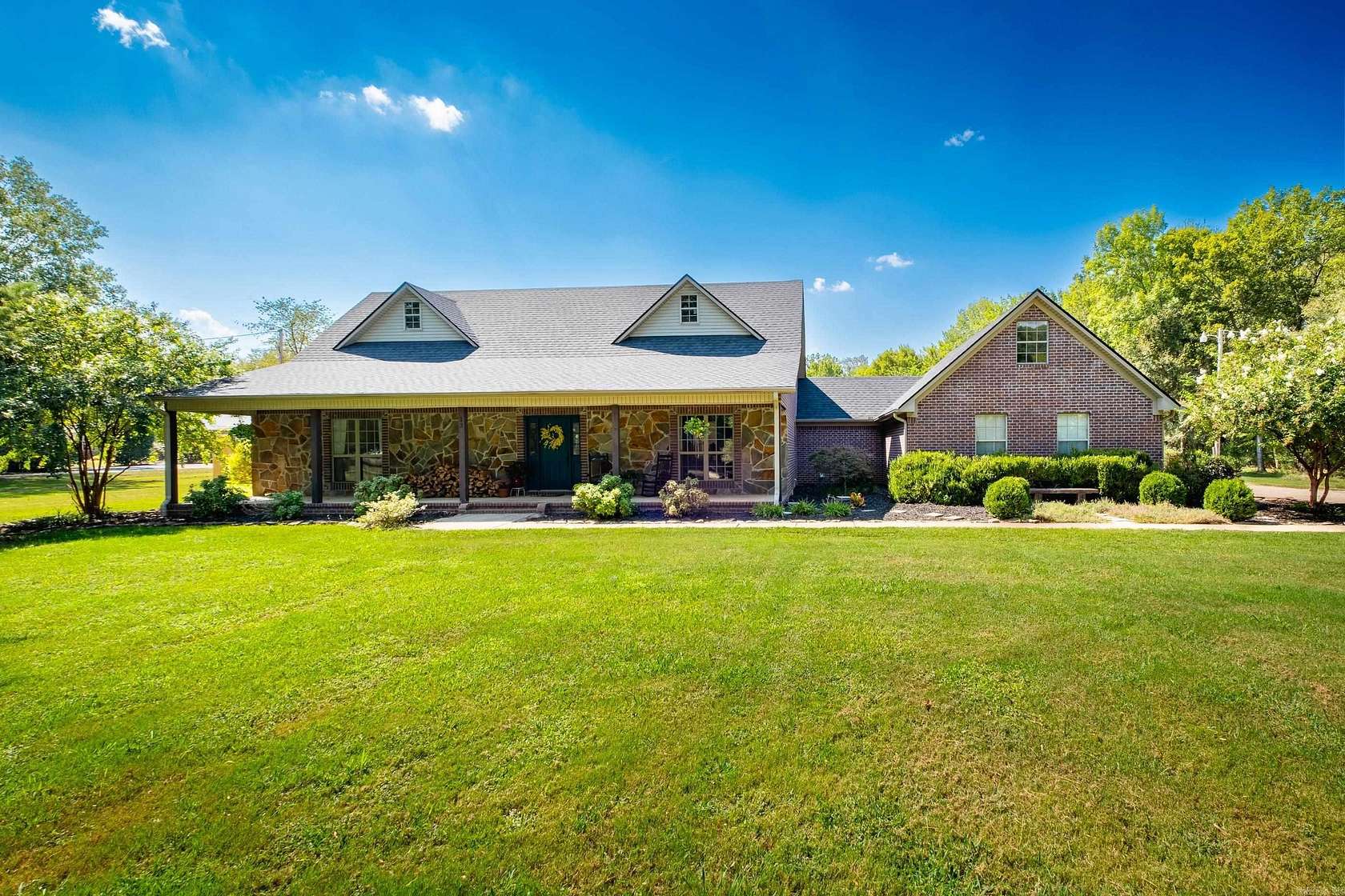 4.68 Acres of Land with Home for Sale in Greenbrier, Arkansas