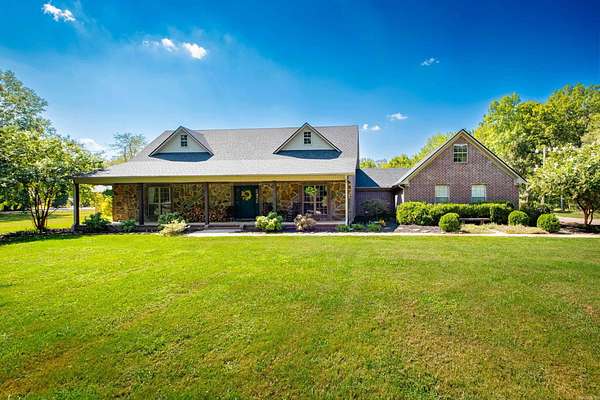 4.68 Acres of Land with Home for Sale in Greenbrier, Arkansas