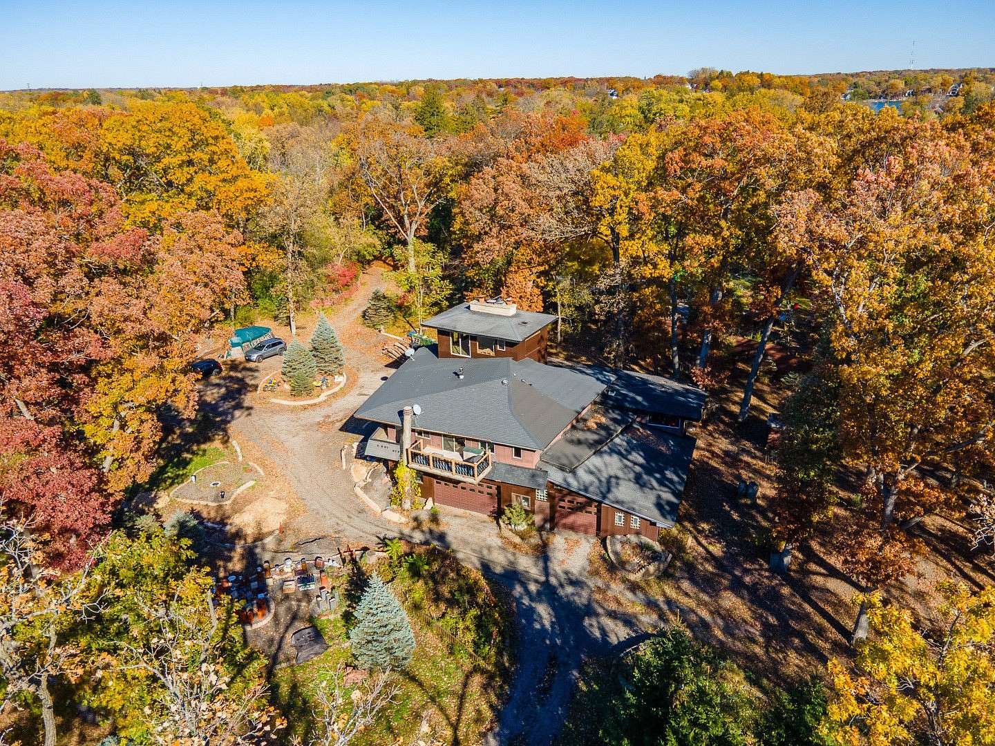 20 Acres of Land with Home for Sale in Ingleside, Illinois