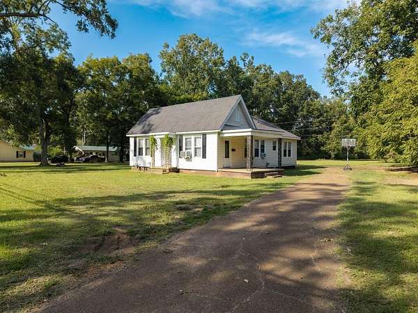 2 Acres of Land with Home for Sale in Batesville, Mississippi