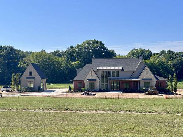 5 Acres of Land with Home for Sale in Franklin, Tennessee