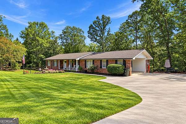 1.5 Acres of Land with Home for Sale in Toccoa, Georgia