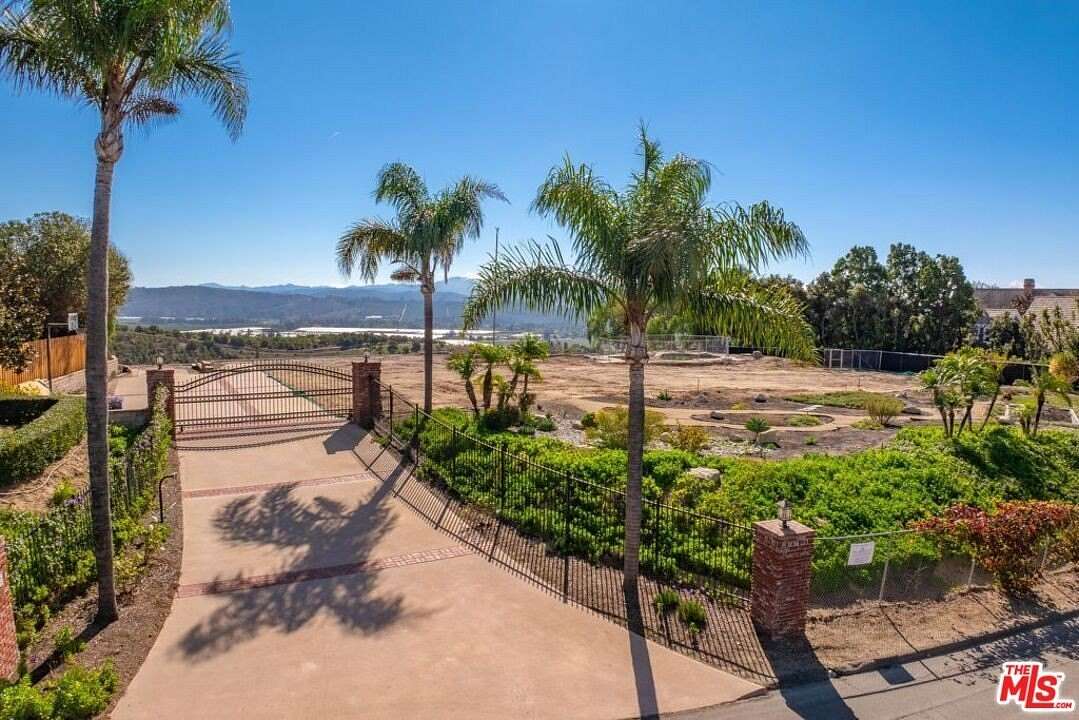 2 Acres of Residential Land for Sale in Somis, California
