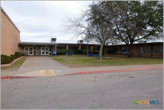 9.84 Acres of Improved Mixed-Use Land for Sale in Killeen, Texas