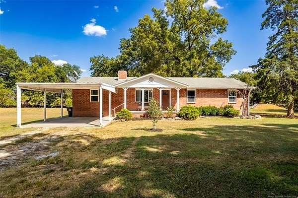 10.6 Acres of Land with Home for Sale in Skiatook, Oklahoma