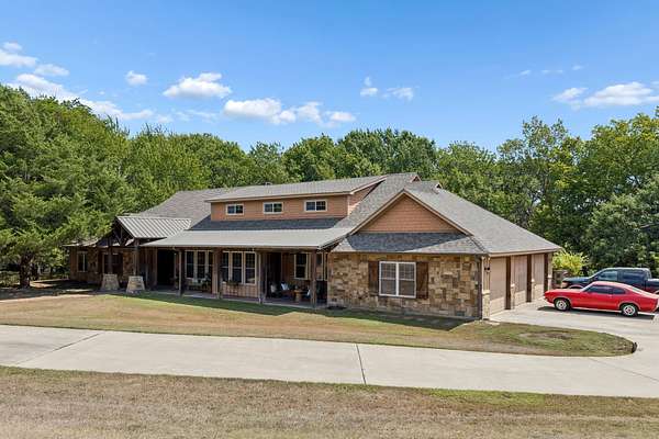 1.5 Acres of Land with Home for Sale in Melissa, Texas