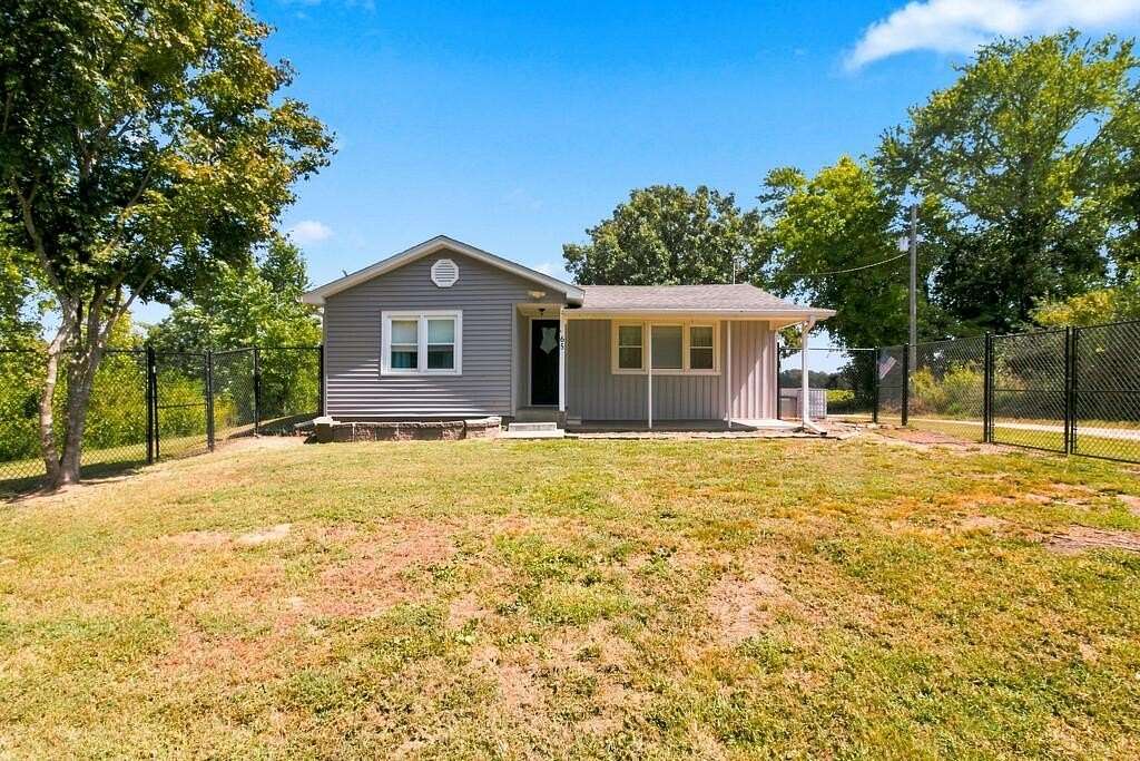 3.7 Acres of Land with Home for Sale in Paris, Tennessee