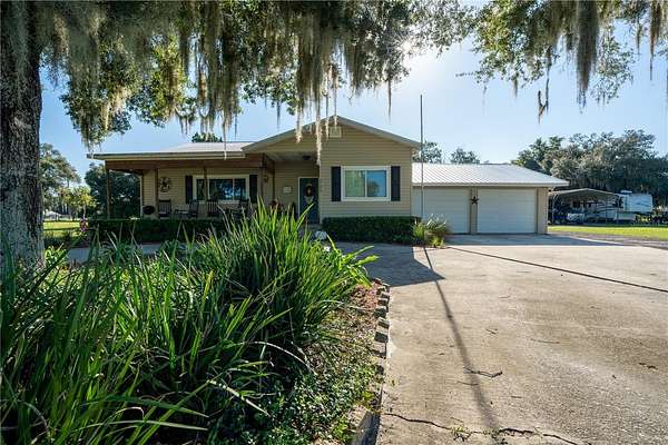 2.52 Acres of Land with Home for Sale in Lake Wales, Florida