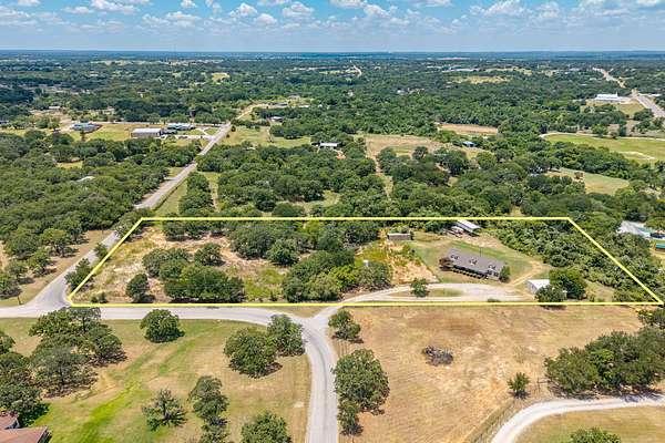 4.7 Acres of Land with Home for Sale in Boyd, Texas