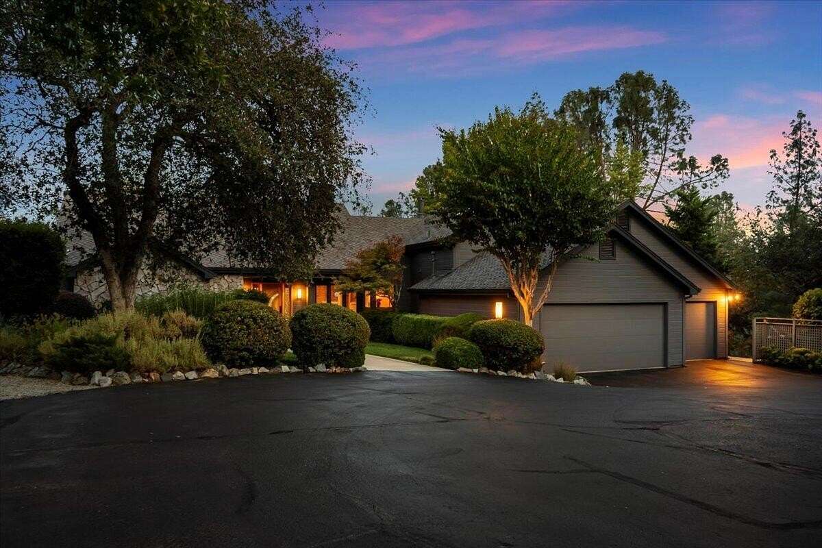 3 Acres of Land with Home for Sale in Redding, California