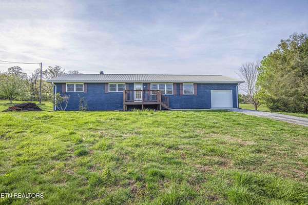 13 Acres of Land with Home for Sale in Mascot, Tennessee