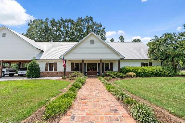 19 Acres of Land with Home for Sale in Oxford, Mississippi