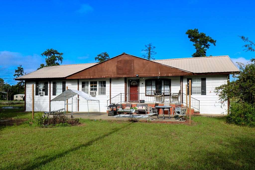 3.7 Acres of Land with Home for Sale in Bainbridge, Georgia