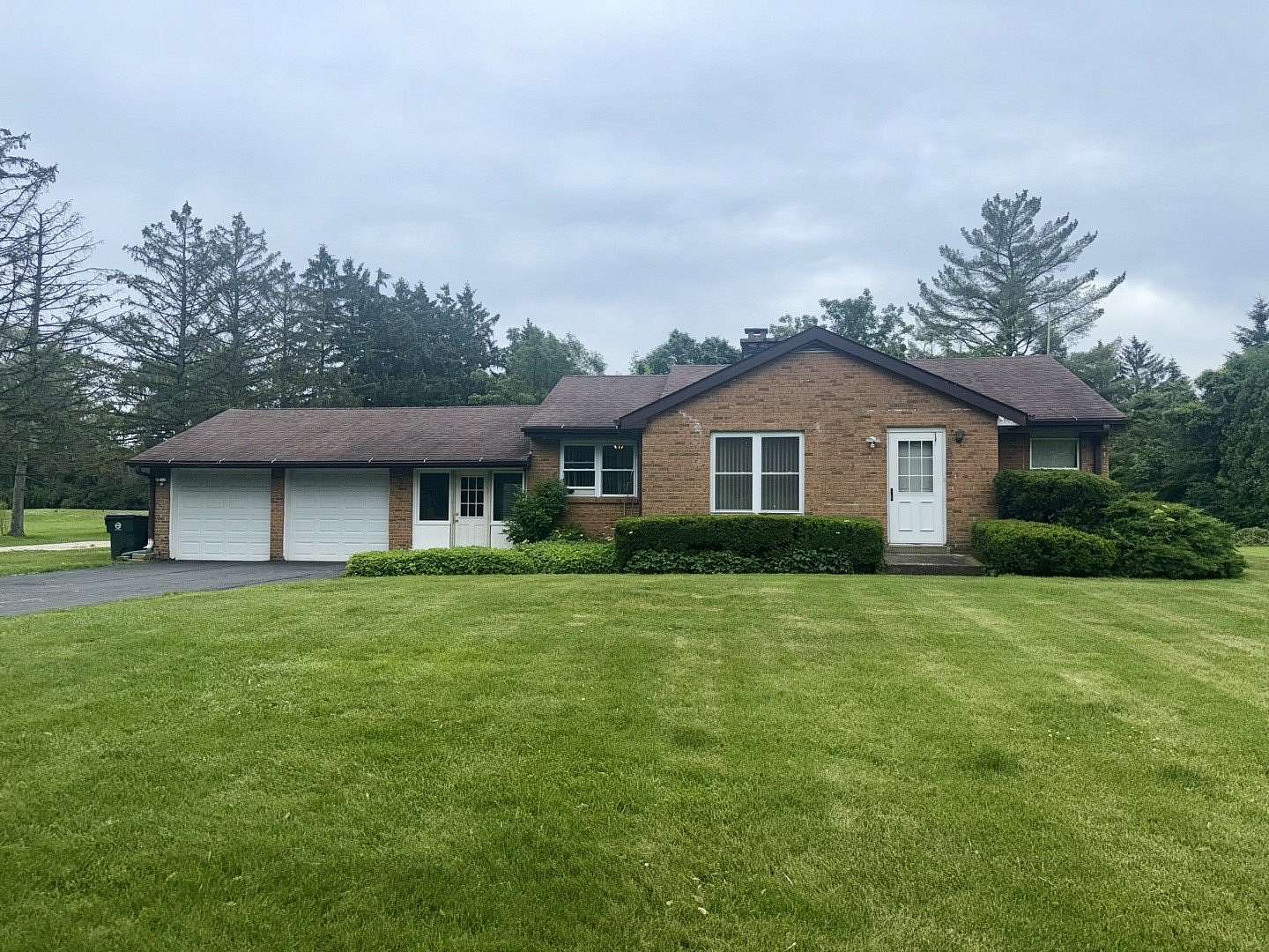 2.4 Acres of Land with Home for Sale in Green Oaks, Illinois