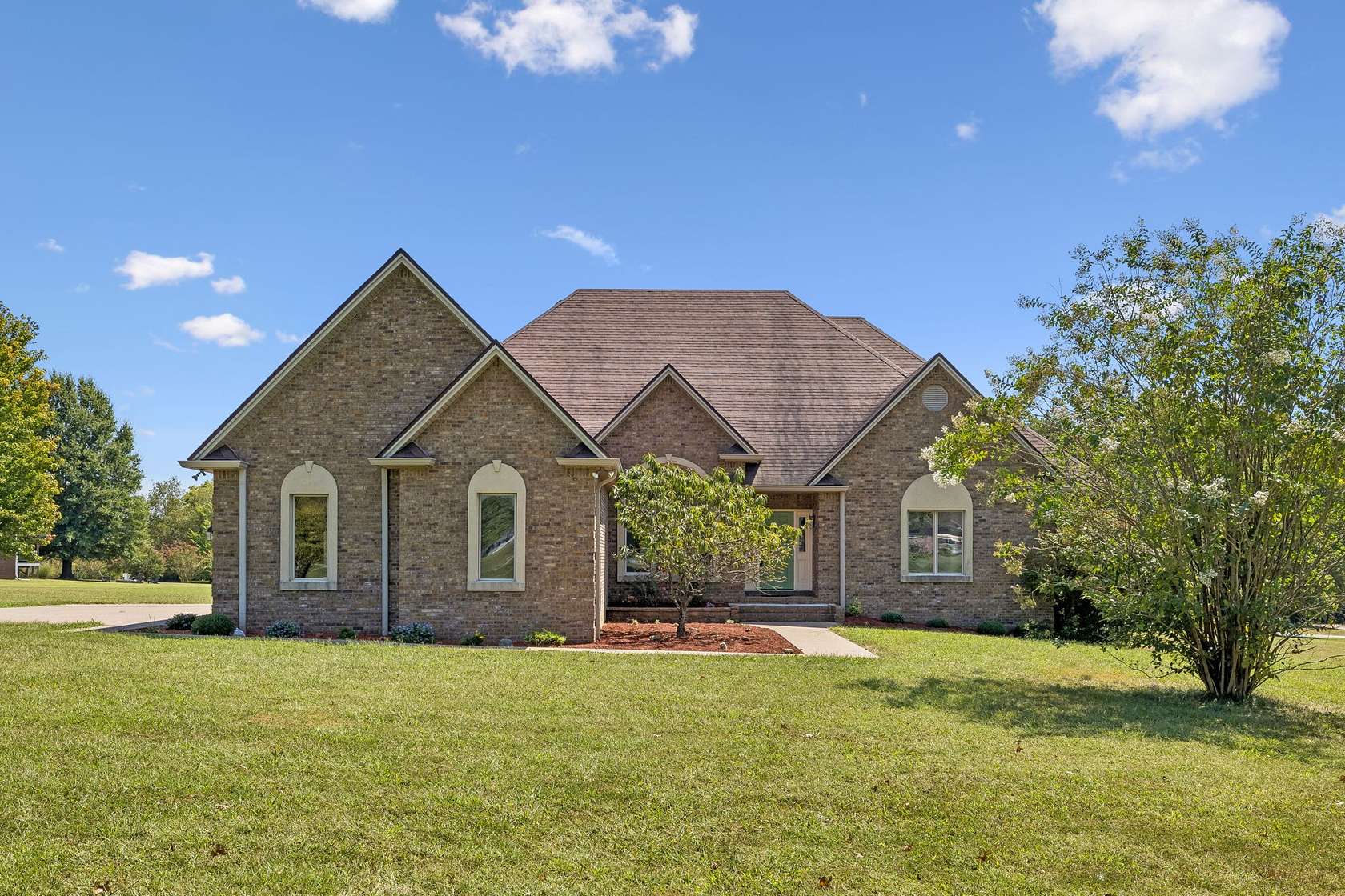 1.89 Acres of Land with Home for Sale in Hopkinsville, Kentucky