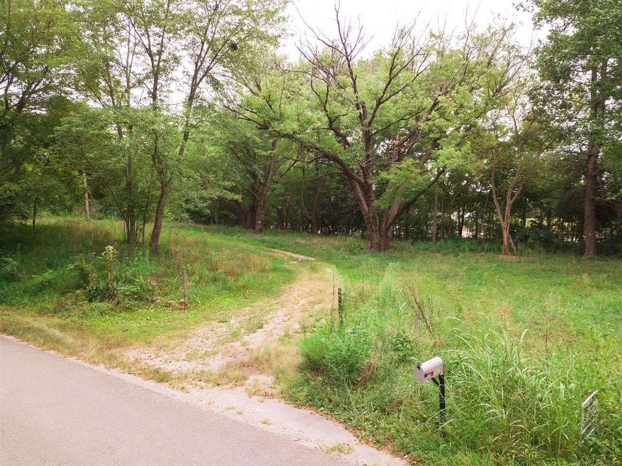 1.87 Acres of Residential Land for Sale in Smiths Grove, Kentucky