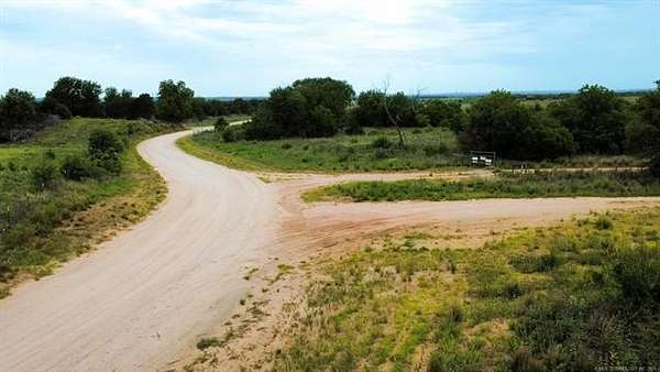 280 Acres of Land for Sale in Seiling, Oklahoma