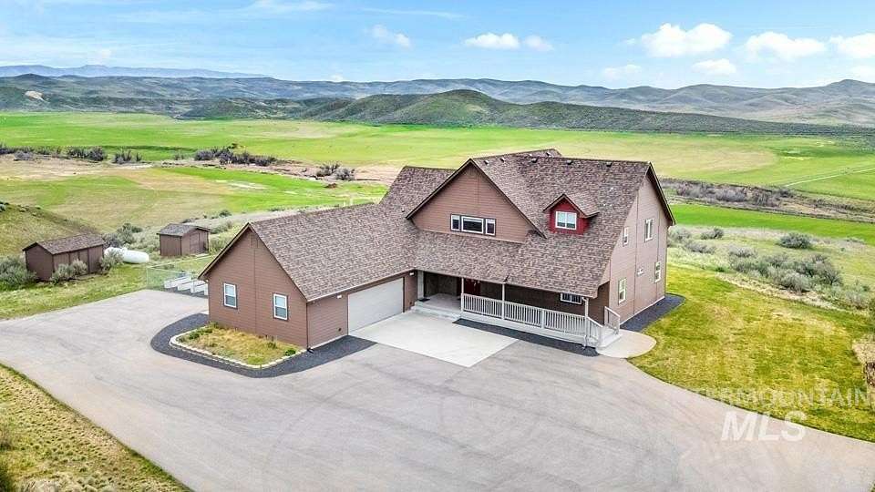 16.4 Acres of Land with Home for Sale in Payette, Idaho