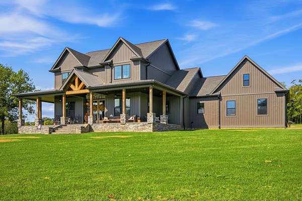 7 Acres of Land with Home for Sale in Hartsville, Tennessee