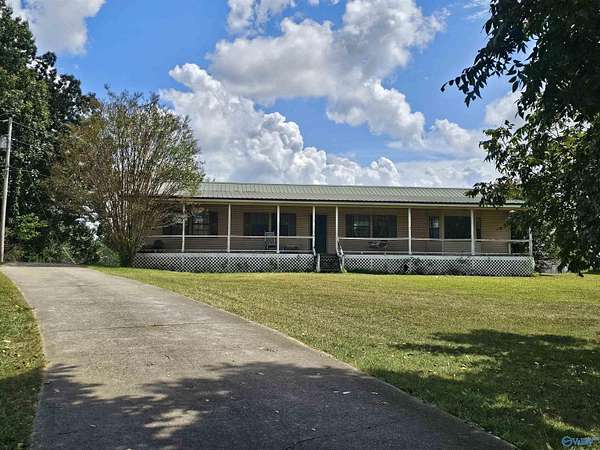 1.5 Acres of Improved Commercial Land for Sale in Cullman, Alabama