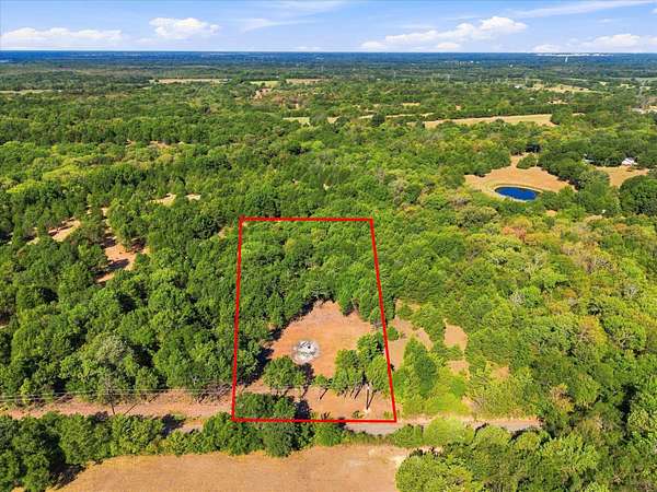 1.5 Acres of Residential Land for Sale in Lone Oak, Texas