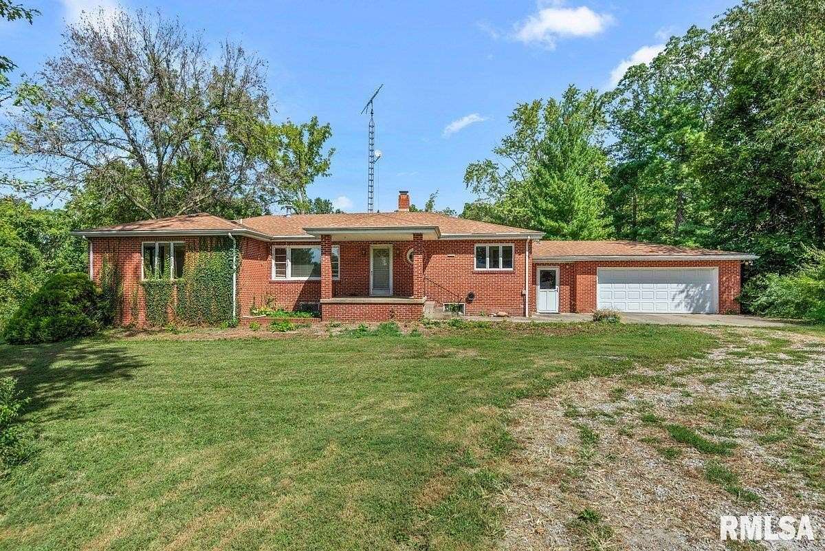 2.6 Acres of Land with Home for Sale in Taylorville, Illinois