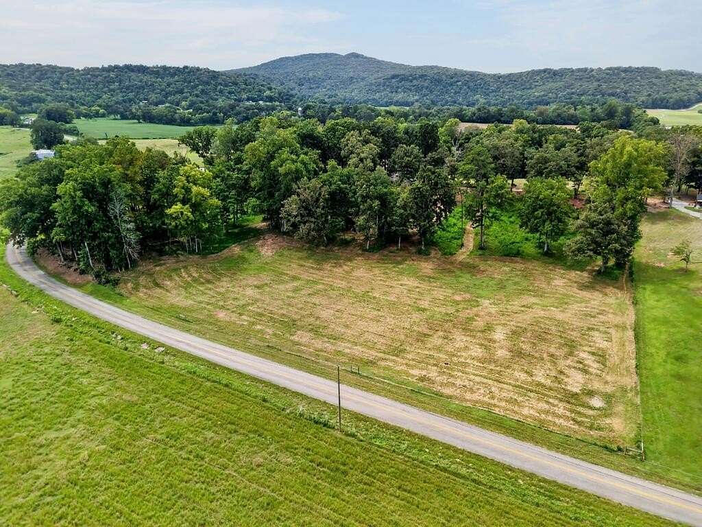 5.16 Acres of Residential Land for Auction in McMinnville, Tennessee