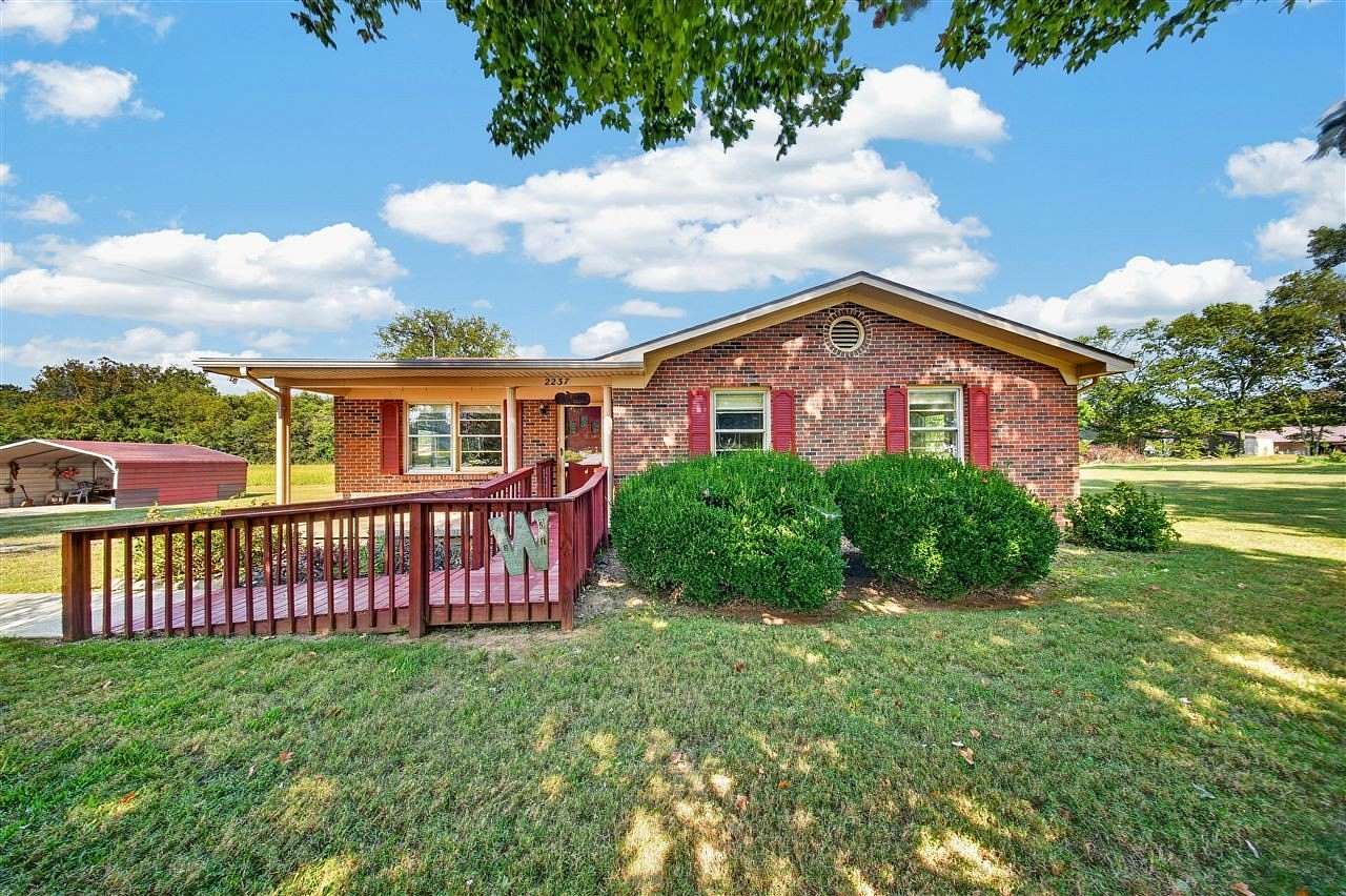 1.53 Acres of Land with Home for Sale in Russellville, Kentucky