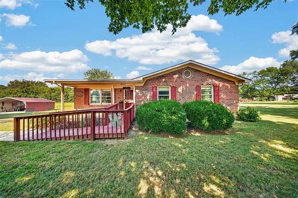 1.53 Acres of Land with Home for Sale in Russellville, Kentucky