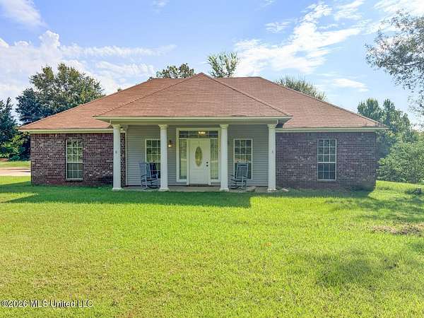 7.6 Acres of Land with Home for Sale in Yazoo City, Mississippi