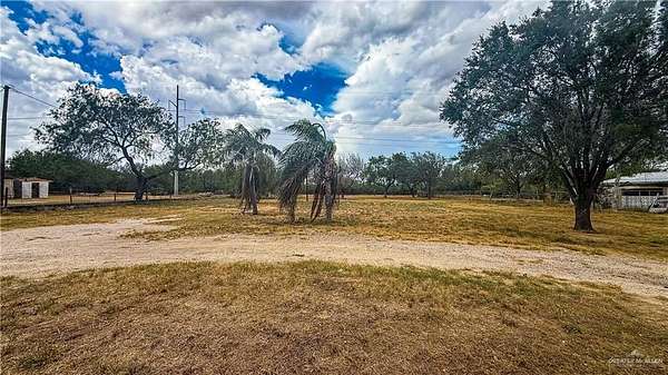 1.28 Acres of Commercial Land for Sale in Edinburg, Texas