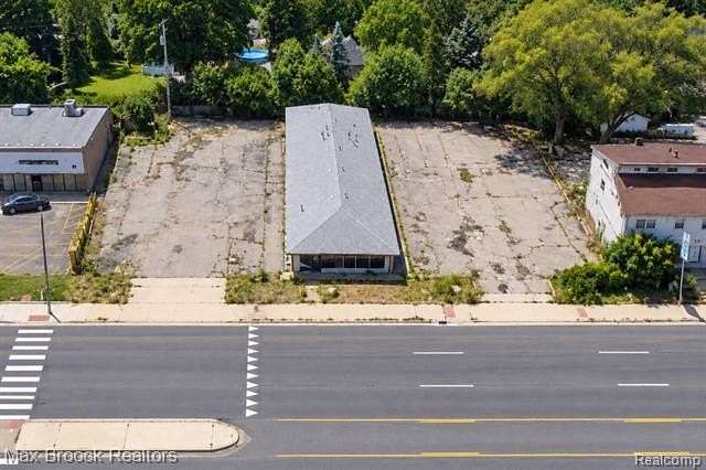 0.38 Acres of Commercial Land for Sale in Pontiac, Michigan