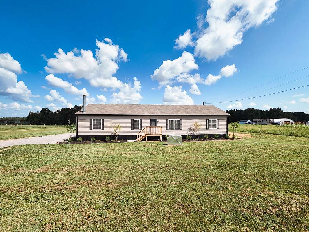 1.57 Acres of Land with Home for Sale in Ethridge, Tennessee