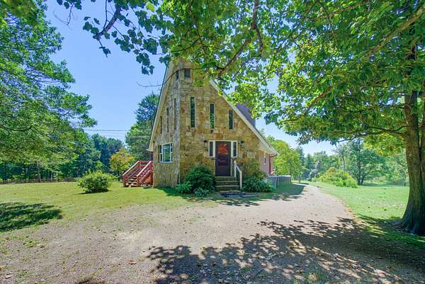 8 Acres of Land with Home for Sale in Lookout Mountain, Georgia