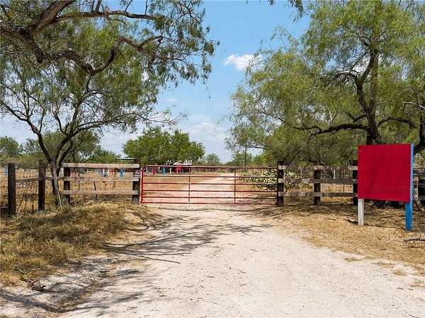 13.3 Acres of Land for Sale in Edinburg, Texas