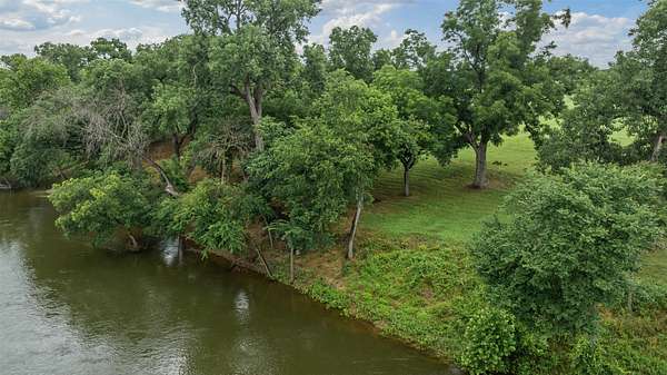 6 Acres of Land for Sale in China Spring, Texas