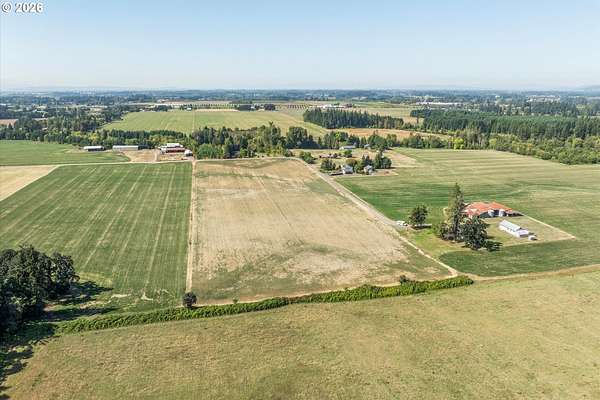 29.7 Acres of Agricultural Land for Sale in Hubbard, Oregon