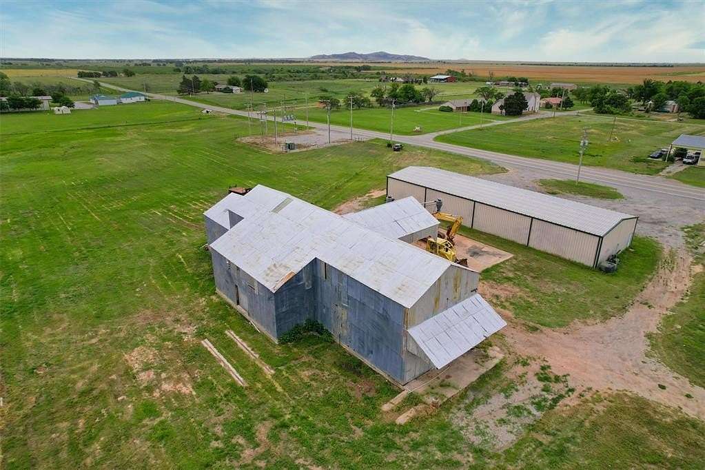 4 Acres of Improved Commercial Land for Sale in Willow, Oklahoma