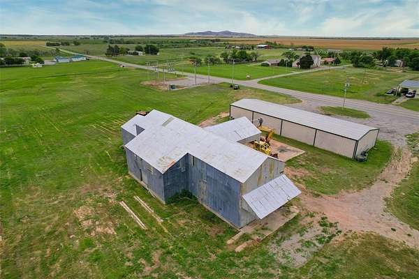 4 Acres of Improved Commercial Land for Sale in Willow, Oklahoma