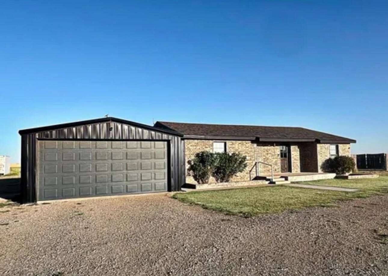 1.84 Acres of Land with Home for Lease in Wolfforth, Texas