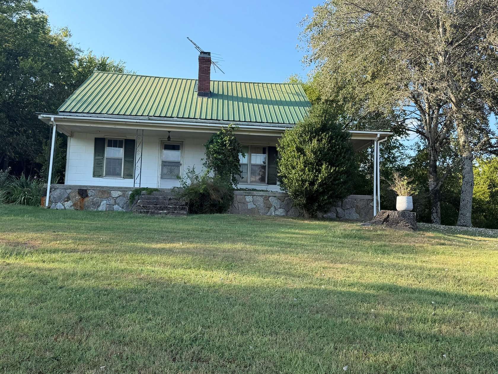 5 Acres of Land with Home for Auction in Auburntown, Tennessee