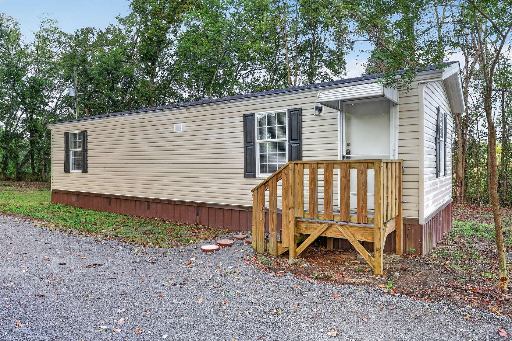 0.97 Acres of Land with Home for Sale in Castalian Springs, Tennessee