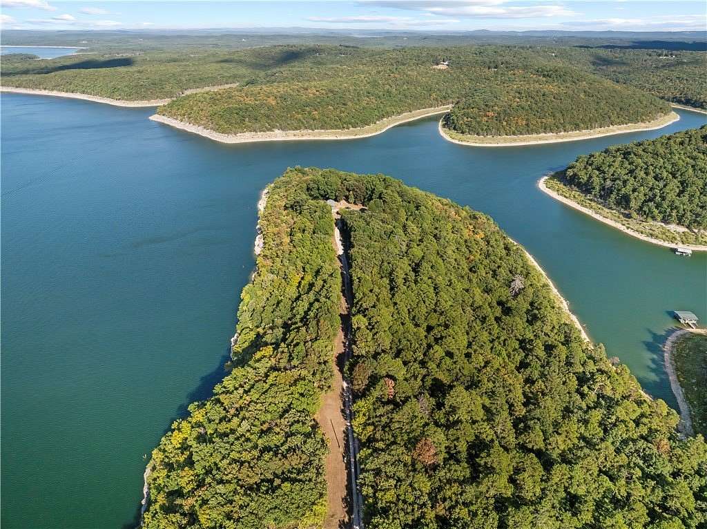 14 Acres of Land with Home for Sale in Yellville, Arkansas