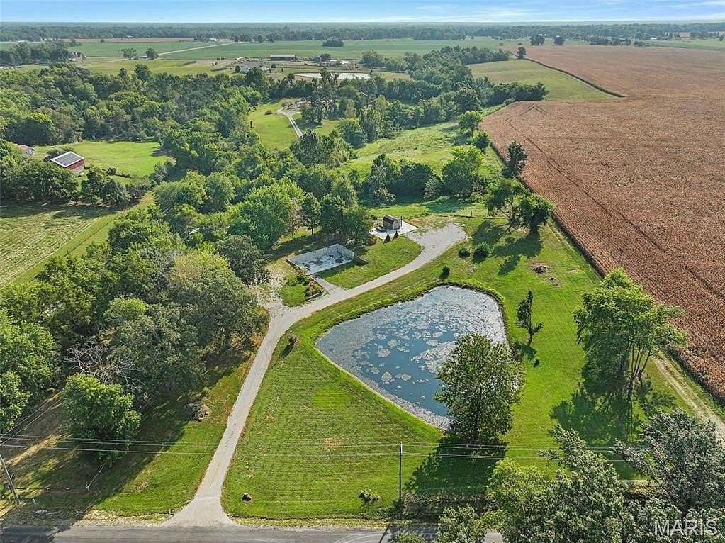 5 Acres of Residential Land for Sale in Moro, Illinois