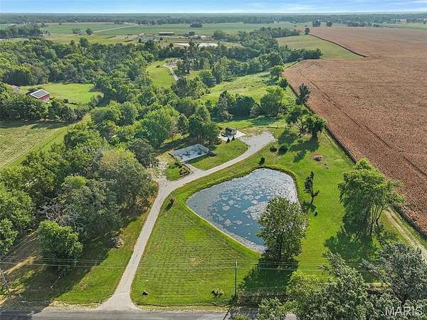 5 Acres of Residential Land for Sale in Moro, Illinois