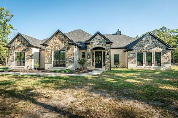 2.15 Acres of Land with Home for Sale in Quinlan, Texas